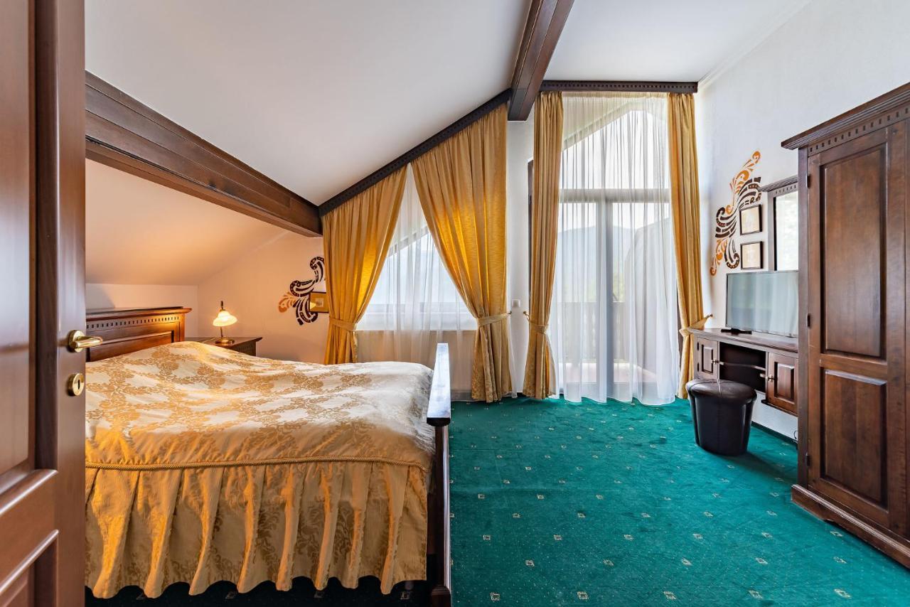Hotel Regal ซินายา ภายนอก รูปภาพ