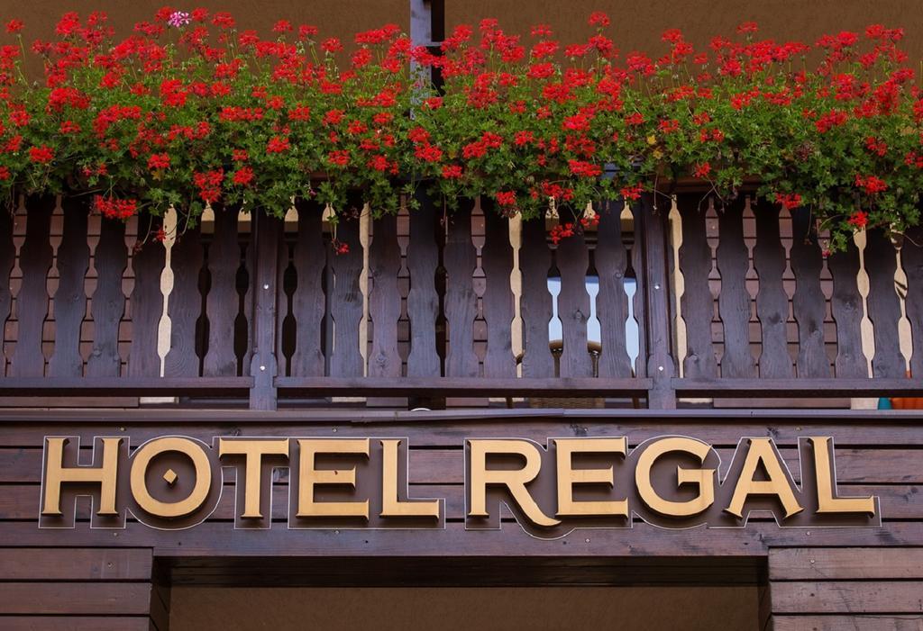 Hotel Regal ซินายา ภายนอก รูปภาพ